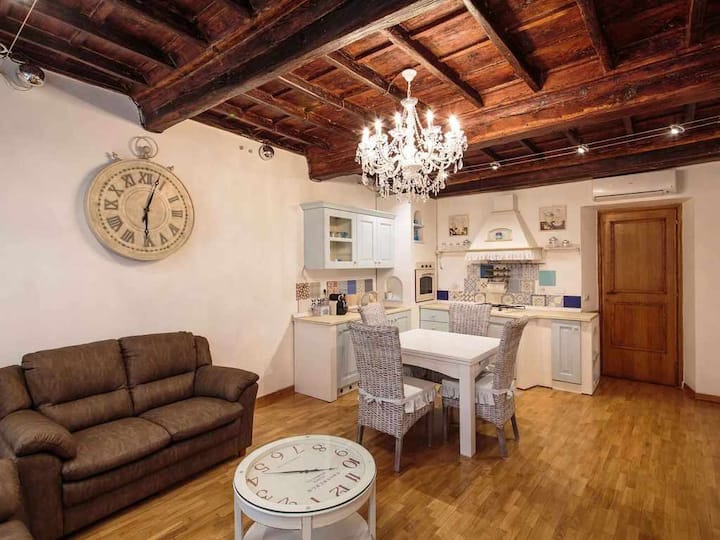 Family apartment in the hearth of Rome