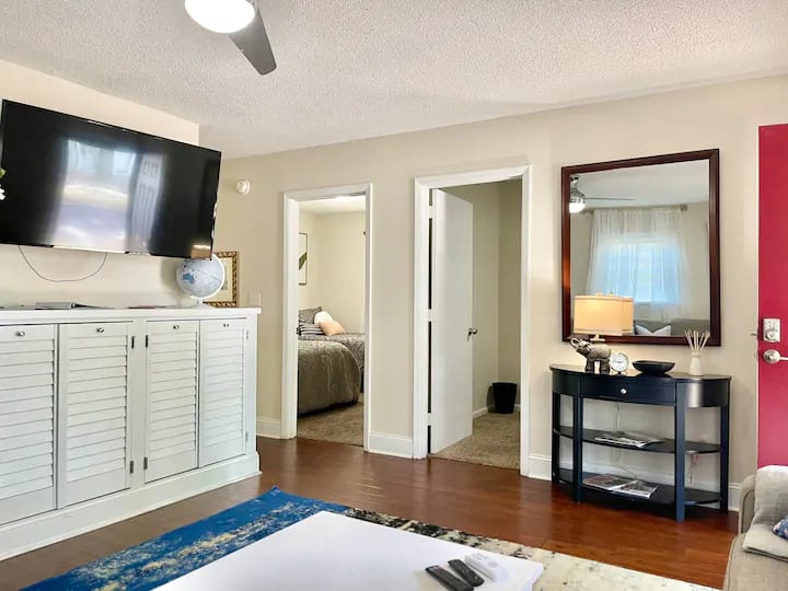 تلفزيون ذكي وغرف نوم