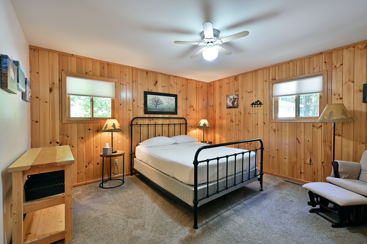 Na chodbe vedúcej od kuchyne na hlavnom poschodí