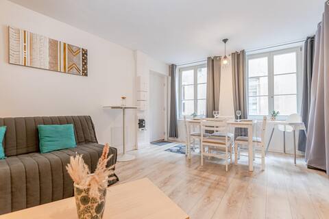 Apartment in pedestrian center near the train station
