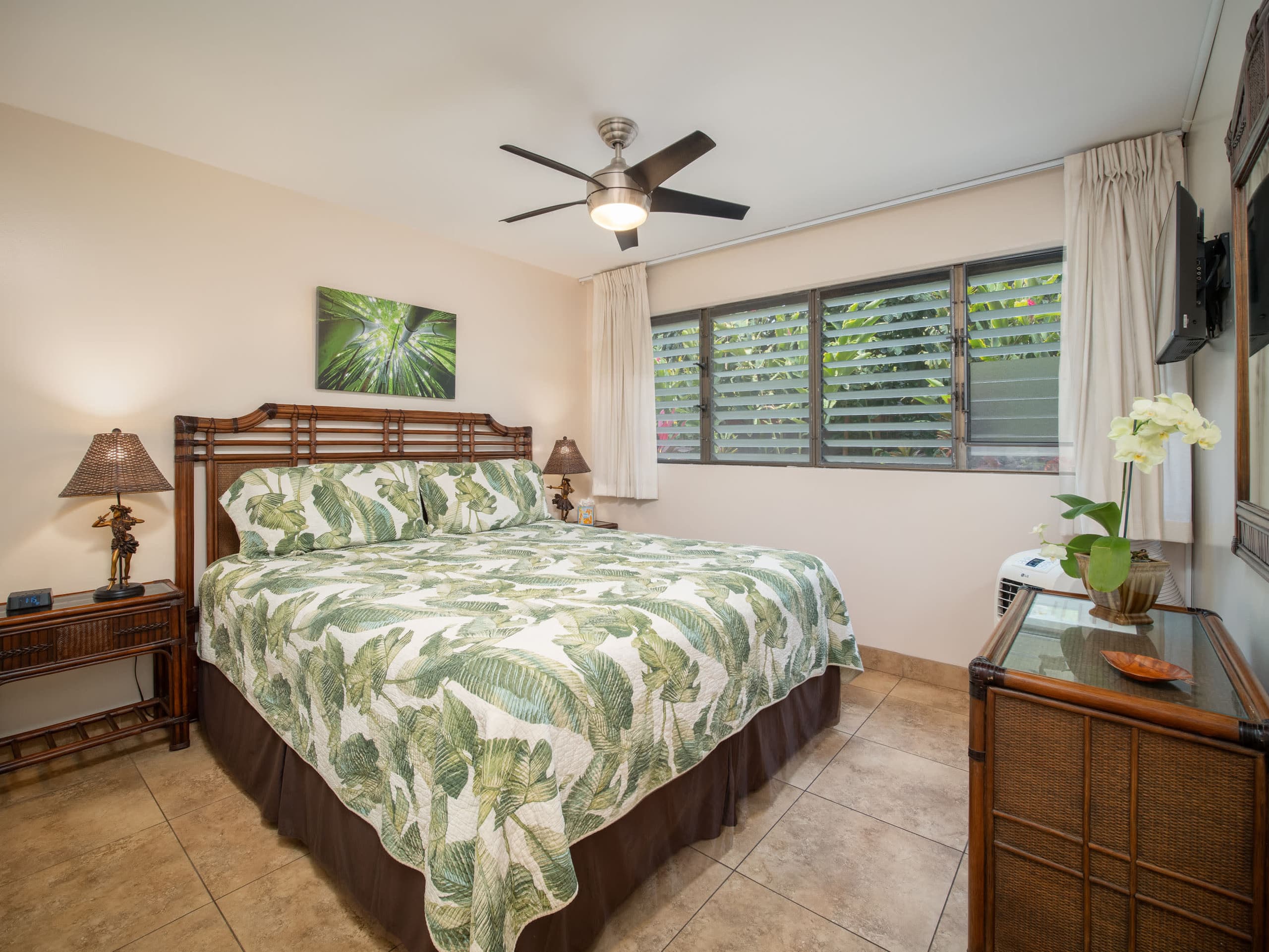 Condo in Kihei · ★4.98 · 1 bedroom · 2 beds · 1 bath - Image 15