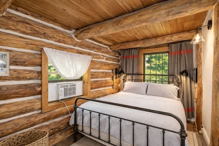 Slaapkamer 2 met queensize bed