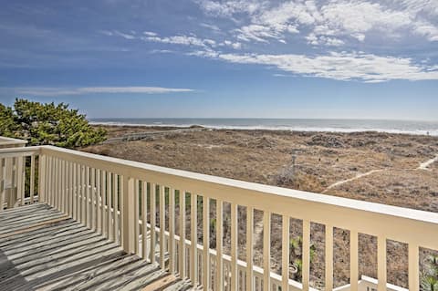 Family-Friendly Vacation Home: Steps to Beach!