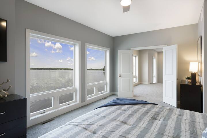 MINNeSTAY* Lakefront Luxury | Waterfront gallery image 4