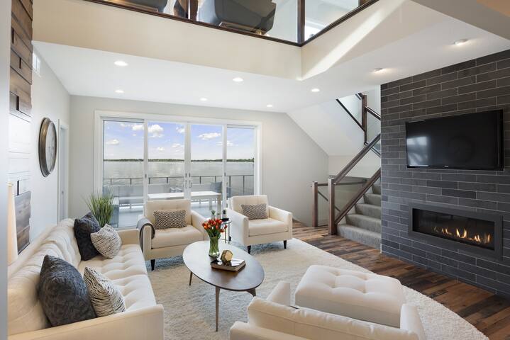 MINNeSTAY* Lakefront Luxury | Waterfront