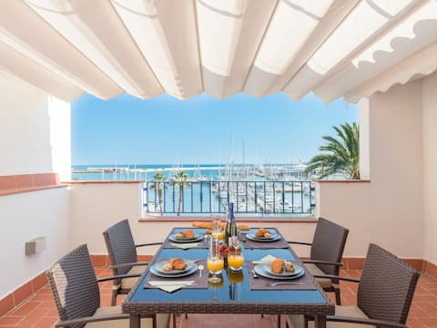 Popular Airbnb listing: vilanovaapartments View to the Mediterranean Sea in Vilanova I La Geltrú