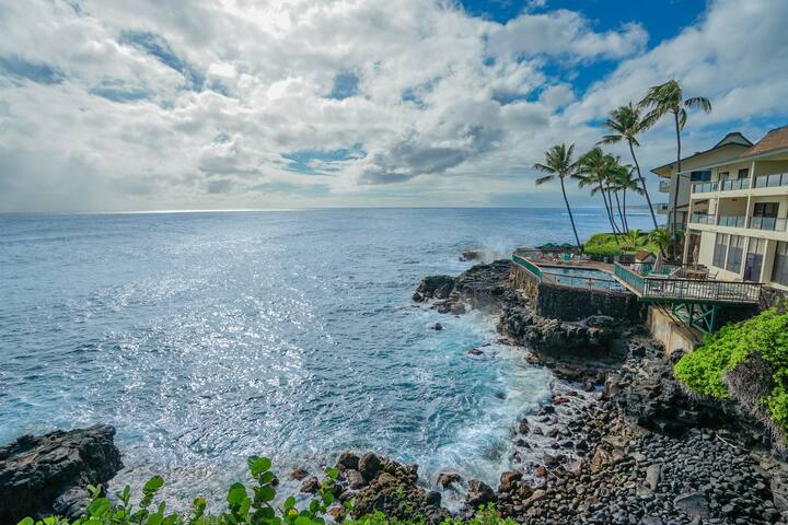 2BR oceanfront condo with pool & lanai gallery image 3