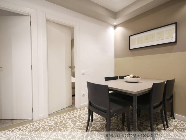 Sagrada Familia Apartment 32 gallery image 5