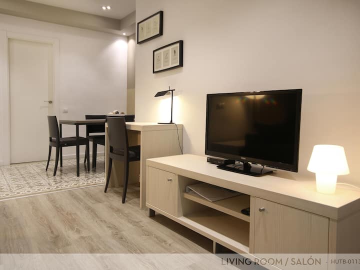 Apartment With Small Balcony · Sagrada Familia 32 - Barcelona