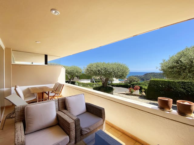 Holiday rental apartment with swimming pool in Beg