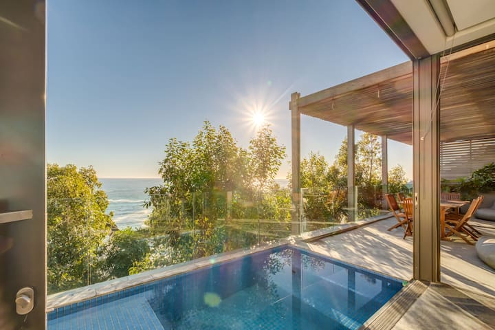 Unique Camps Bay Apartment w Private Pool Coral Se