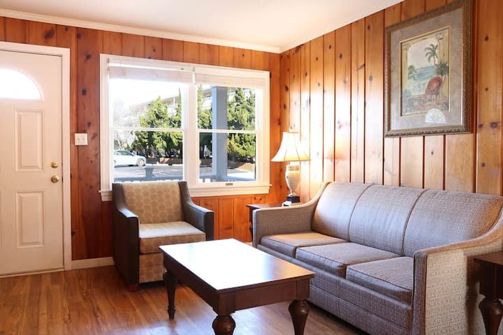Surf Villa Apartments 1-queen Bed - Ocean City, MD