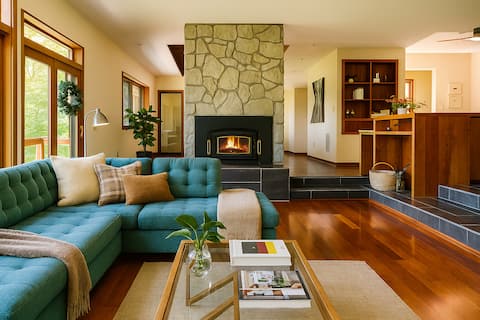Fireplace+Japanese Tub+Chef Kitchen+Serene Views