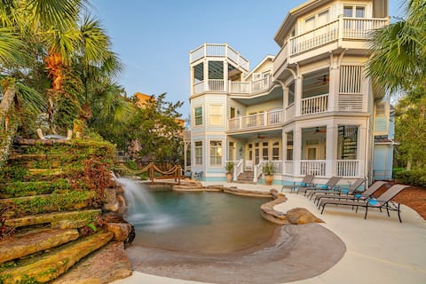 Large Luxury Home with Pool!