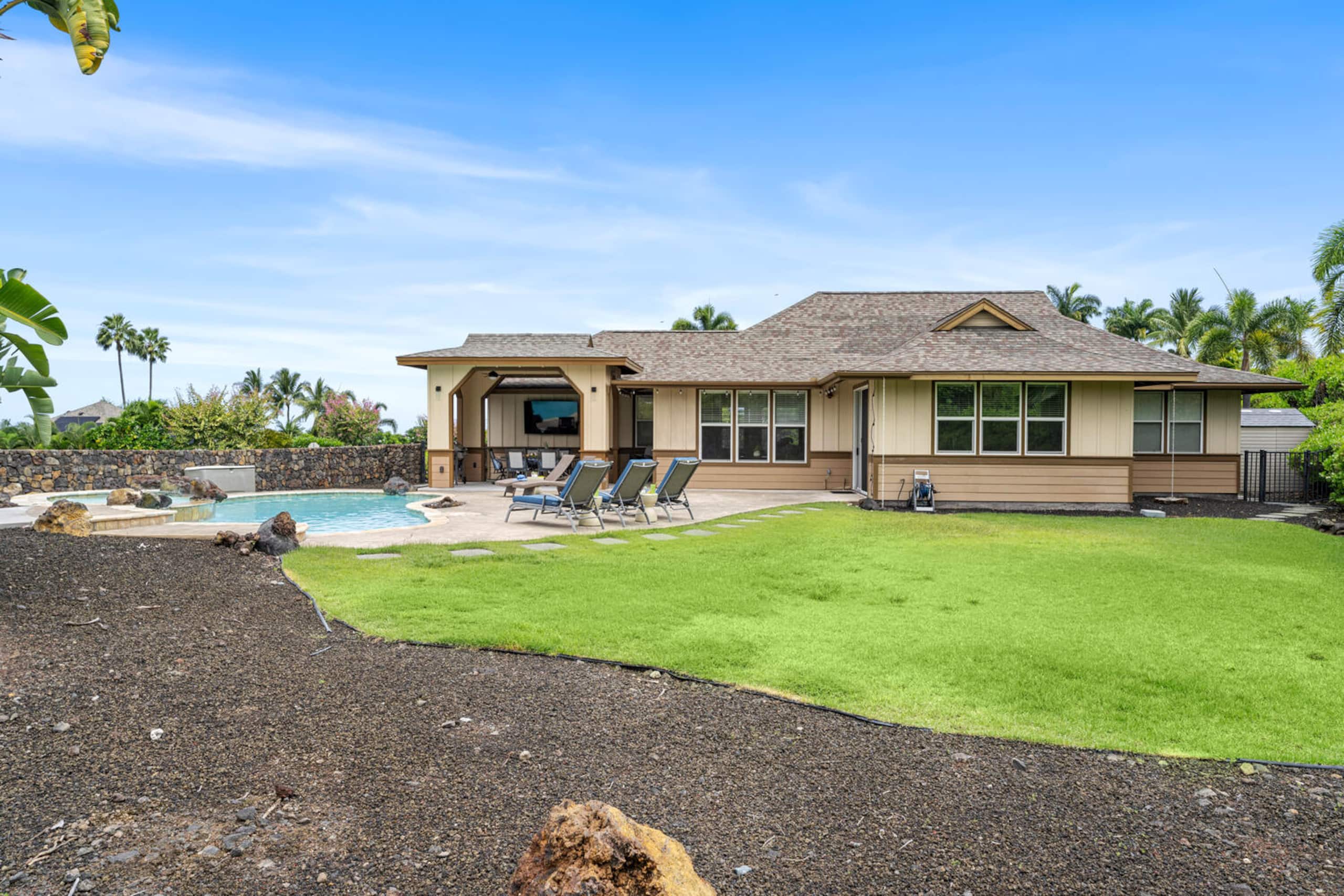 Home in Kailua-Kona · ★4.72 · 3 bedrooms · 3 beds · 2.5 baths - Image 50
