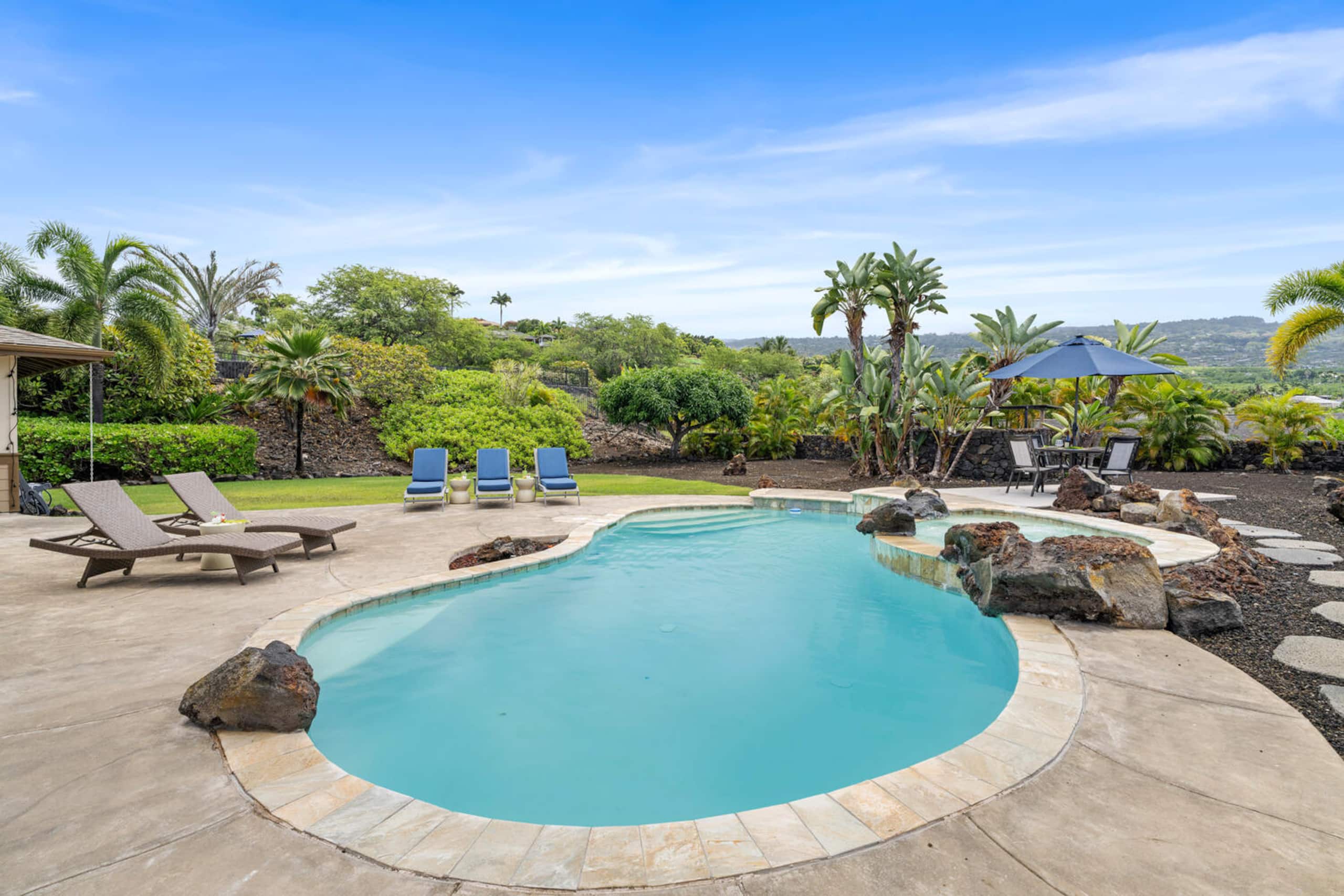 Home in Kailua-Kona · ★4.72 · 3 bedrooms · 3 beds · 2.5 baths - Image 35