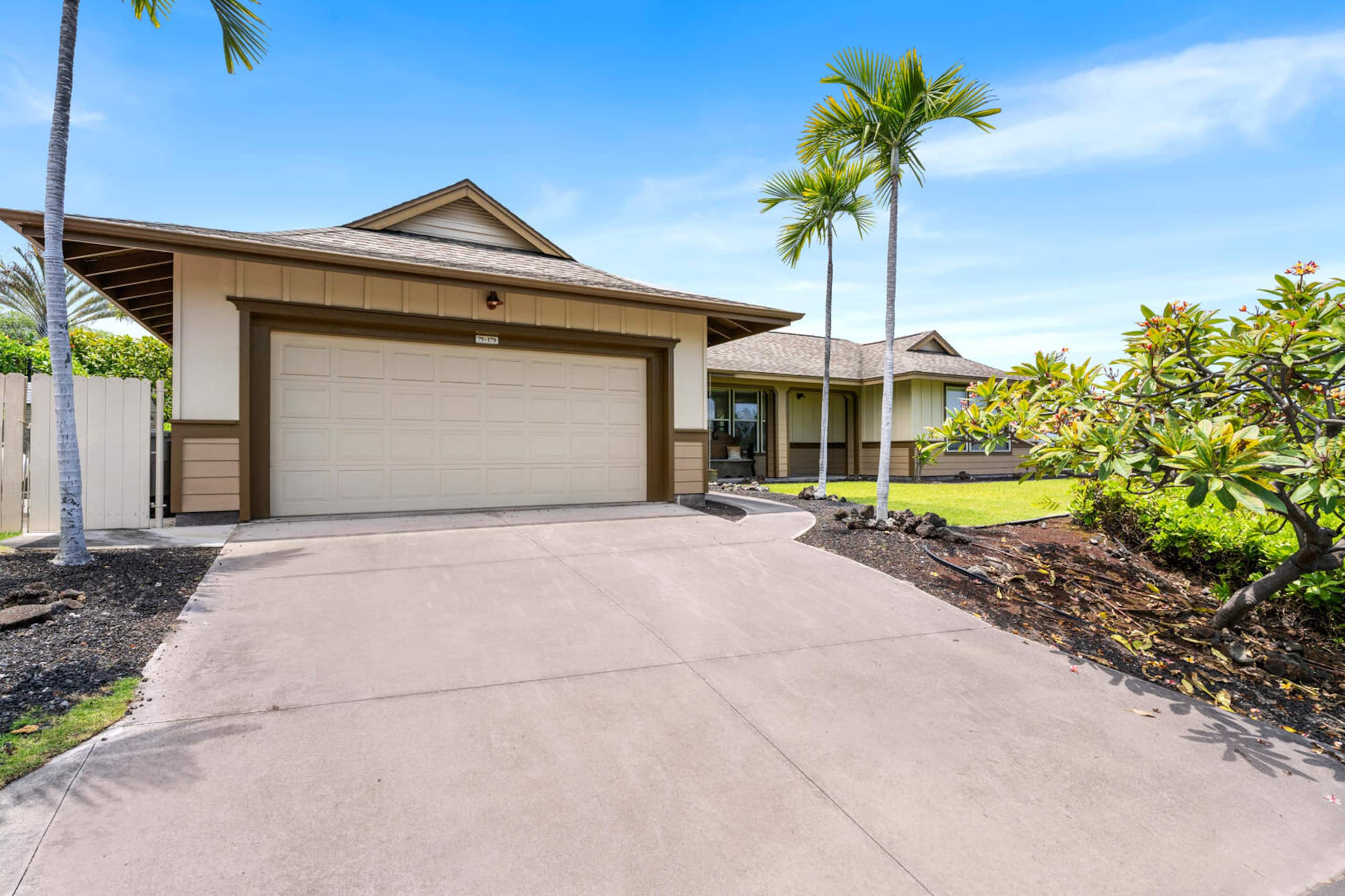 Home in Kailua-Kona · ★4.72 · 3 bedrooms · 3 beds · 2.5 baths - Image 44