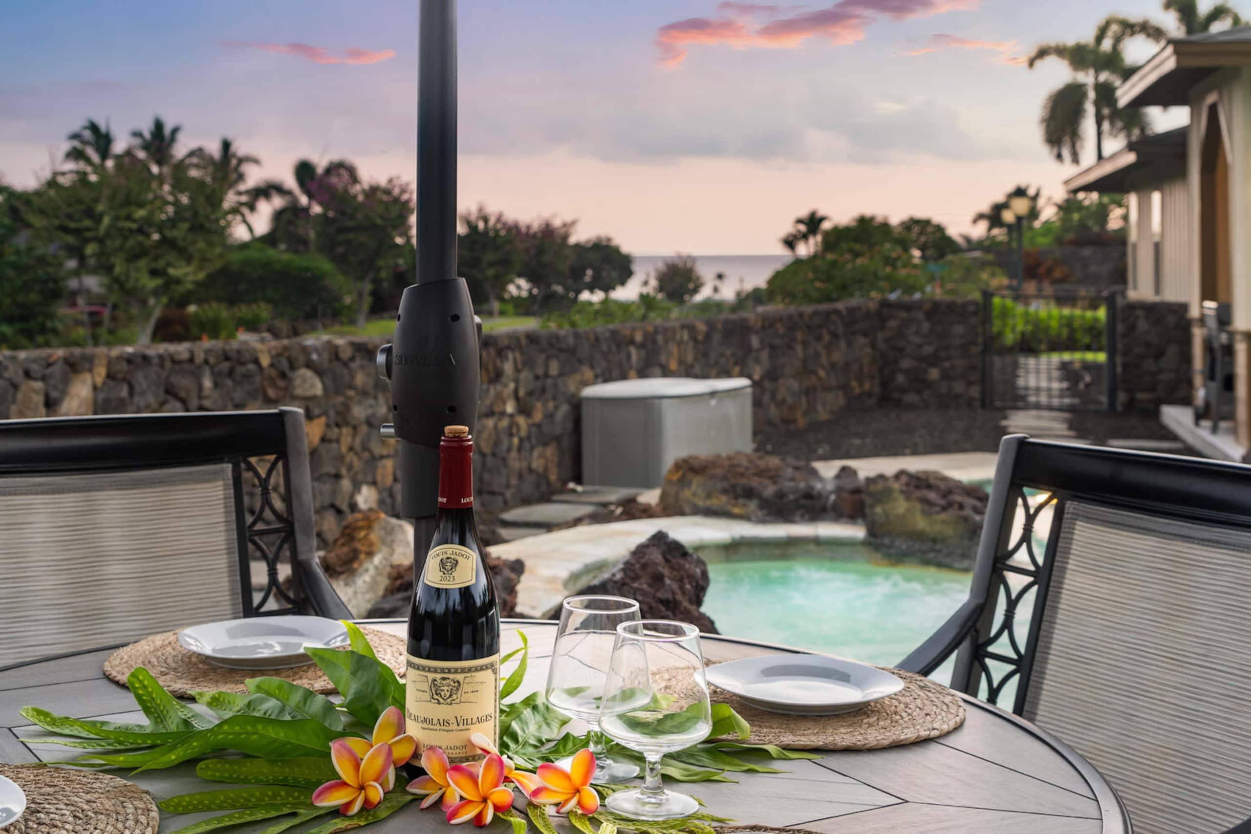 Home in Kailua-Kona · ★4.72 · 3 bedrooms · 3 beds · 2.5 baths - Image 38