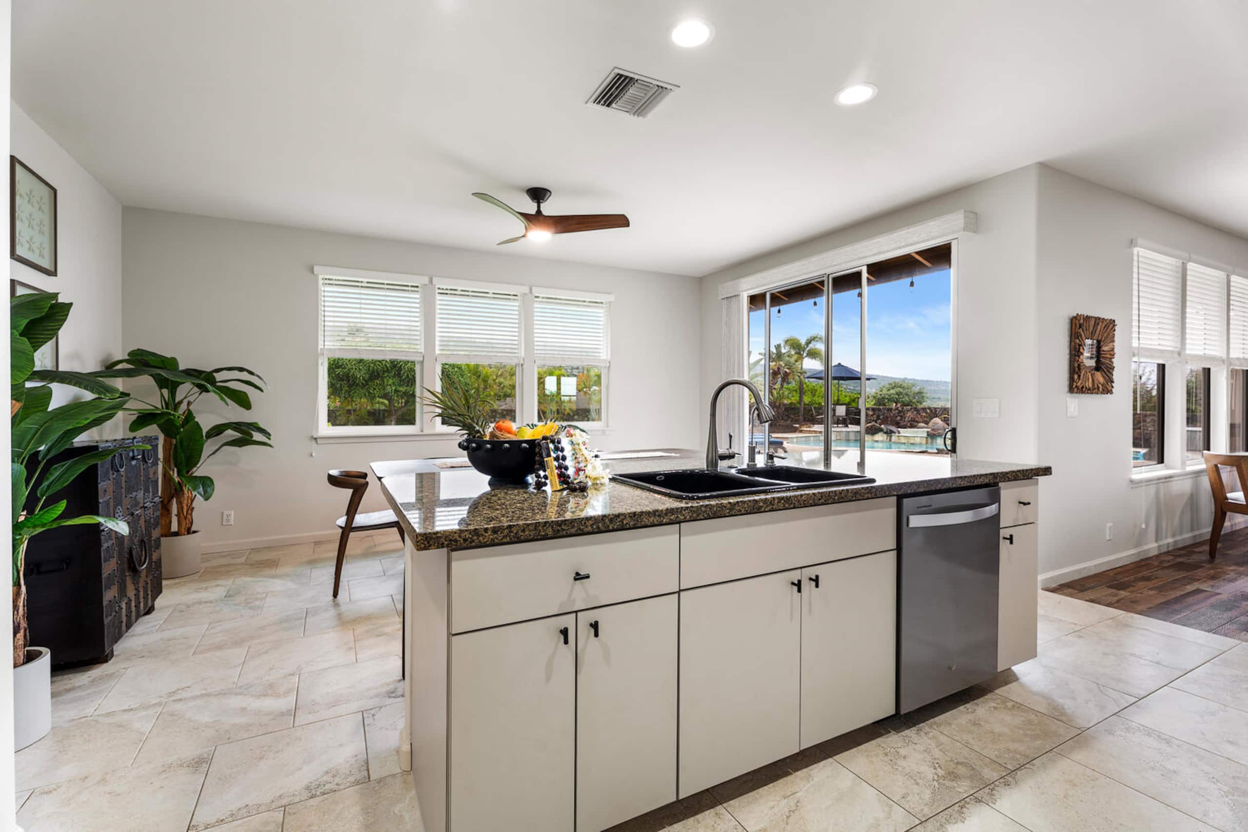 Home in Kailua-Kona · ★4.72 · 3 bedrooms · 3 beds · 2.5 baths - Image 28