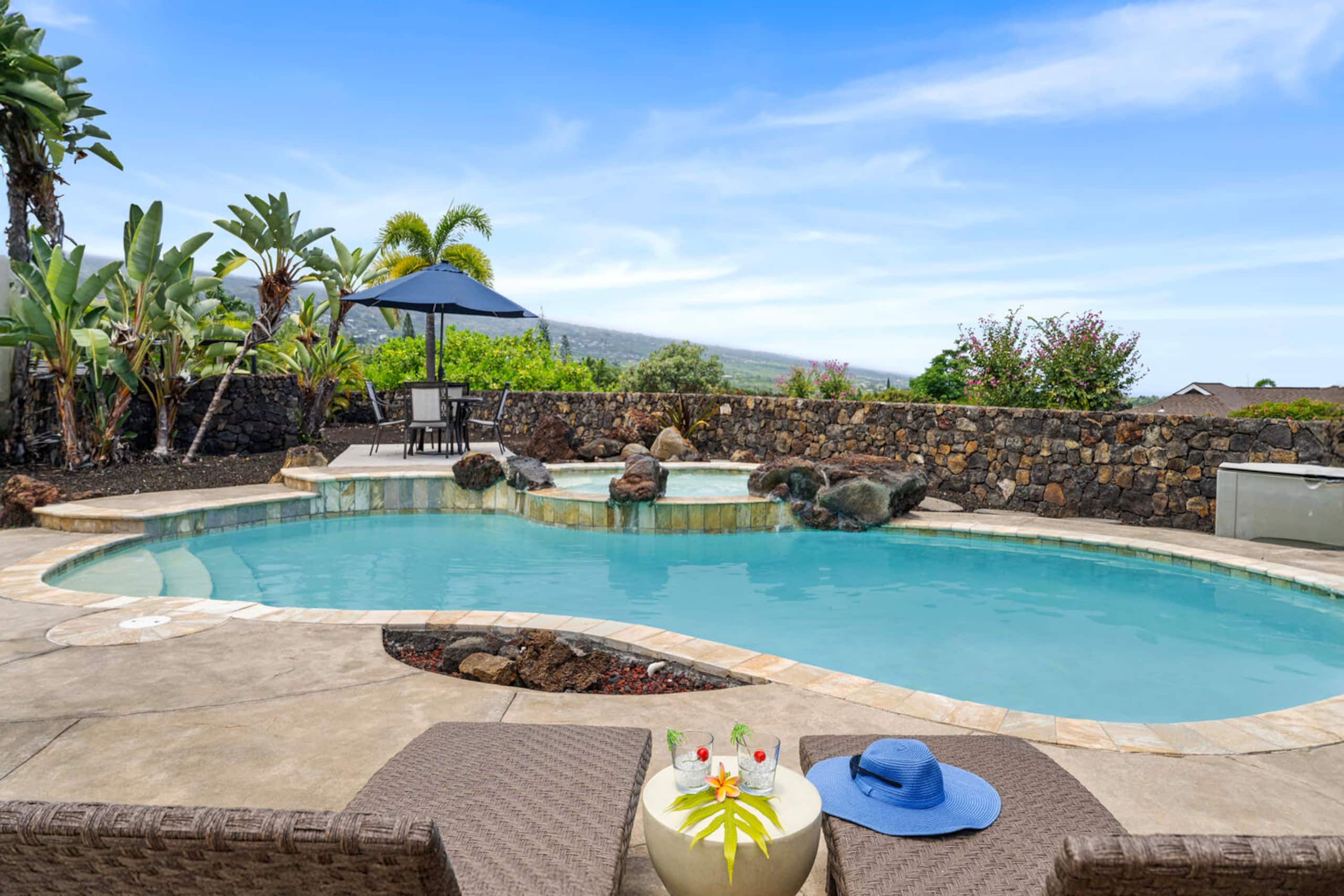 Home in Kailua-Kona · ★4.72 · 3 bedrooms · 3 beds · 2.5 baths - Image 46