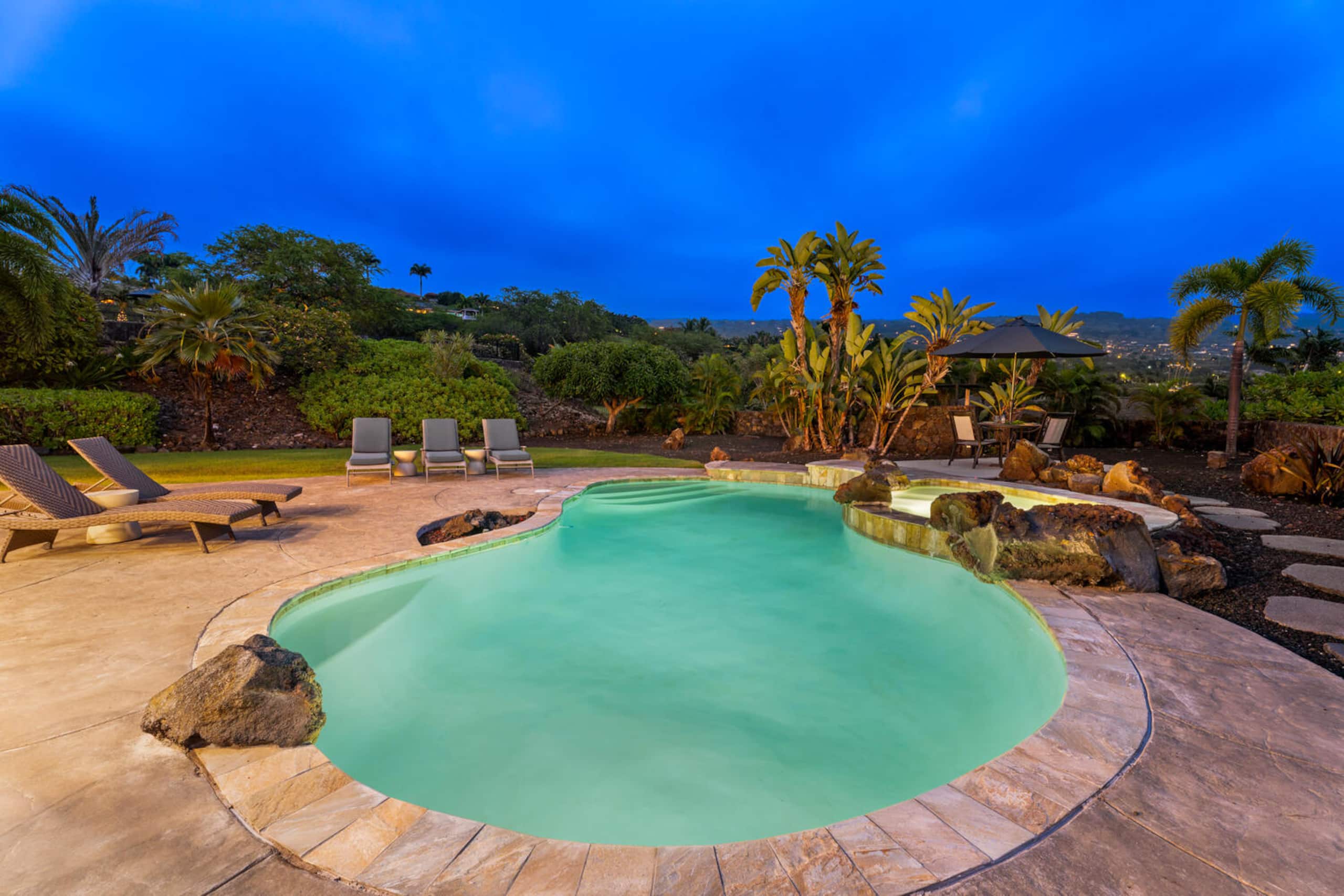 Home in Kailua-Kona · ★4.72 · 3 bedrooms · 3 beds · 2.5 baths - Image 58