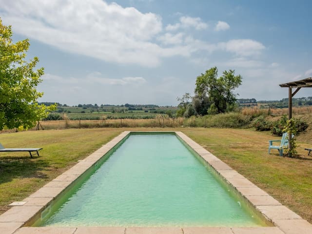 Villa con encanto y piscina,