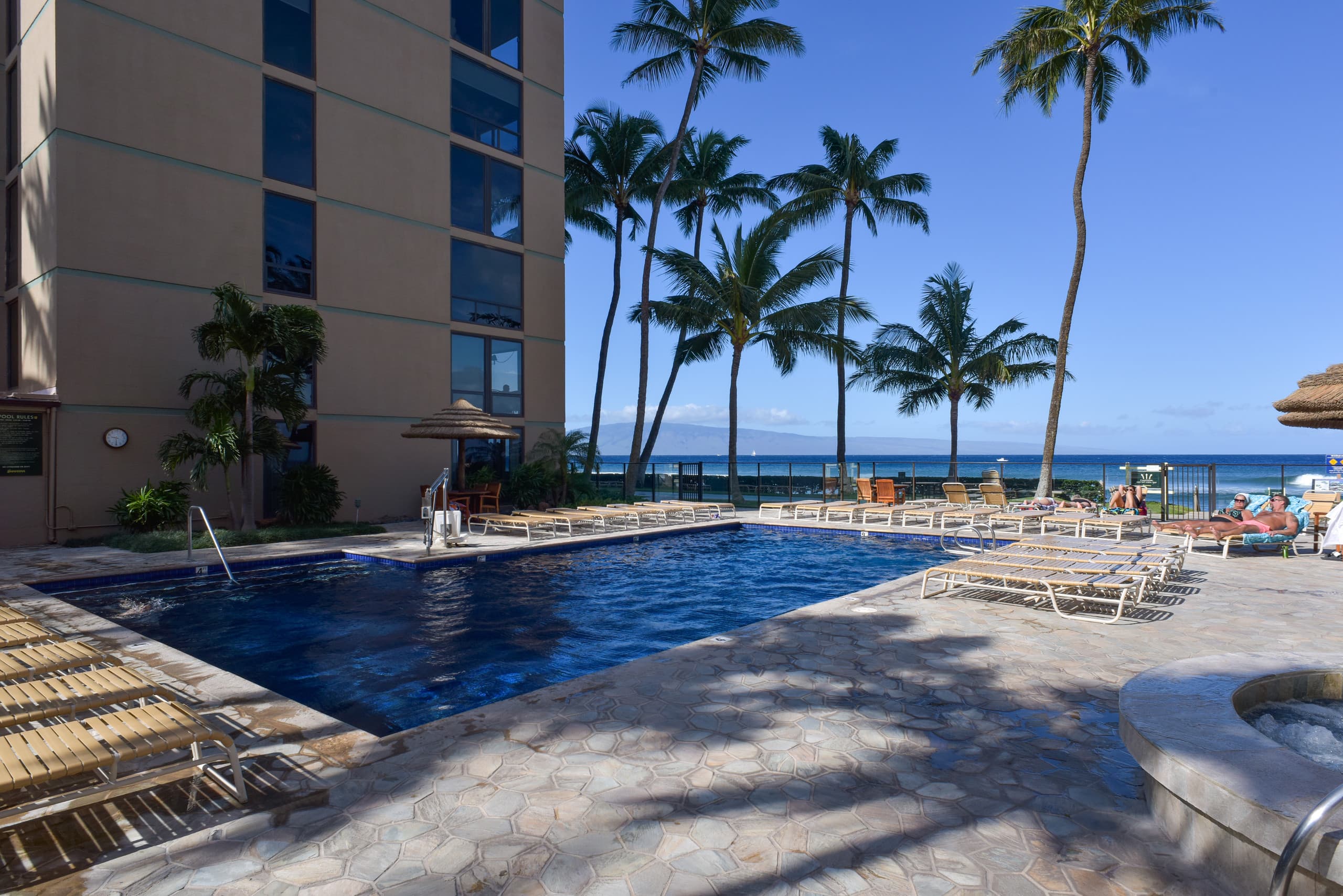 Condo in Lahaina · ★5.0 · 1 bedroom · 2 beds · 1 shared bath - Image 3