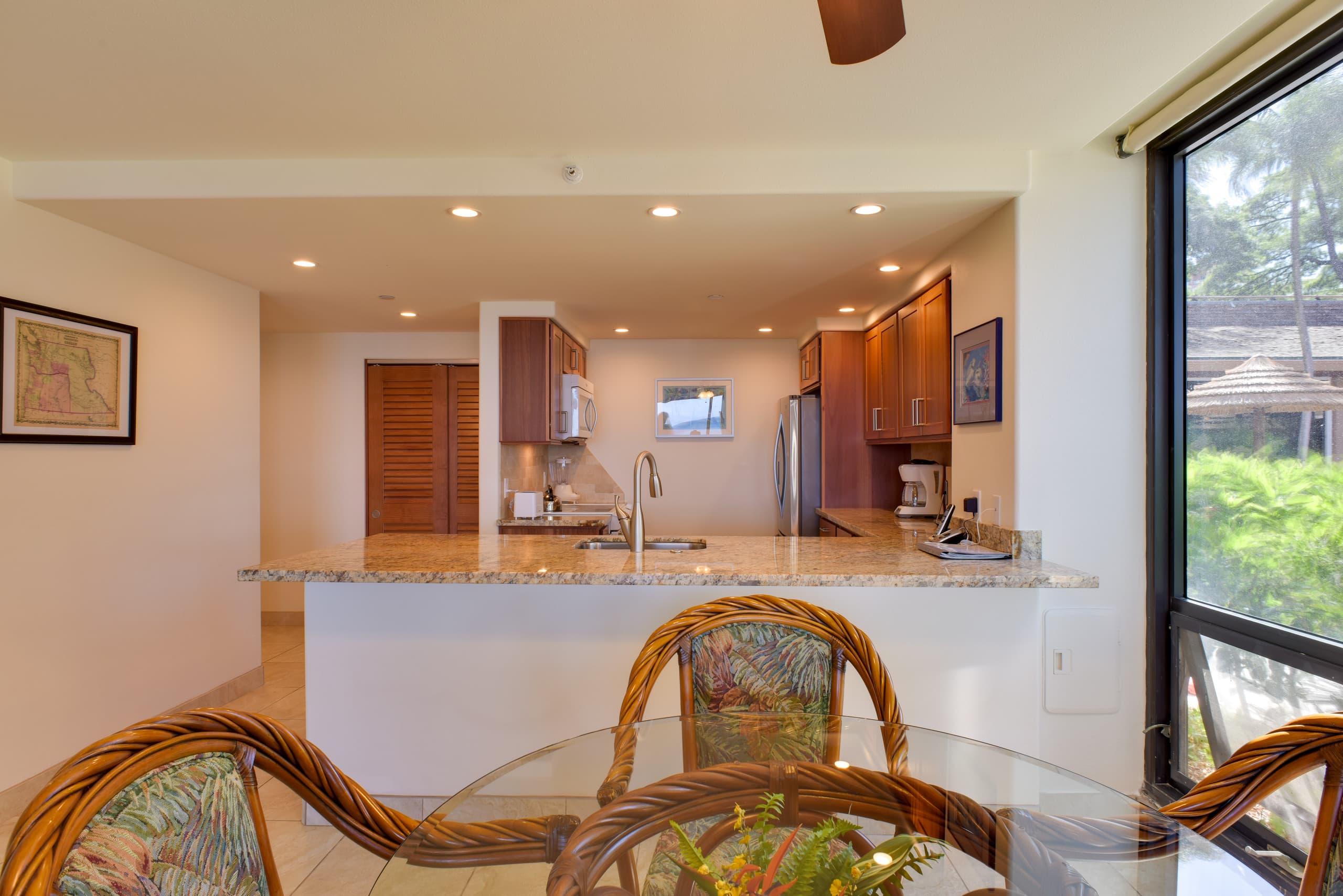 Condo in Lahaina · ★5.0 · 1 bedroom · 2 beds · 1 shared bath - Image 10