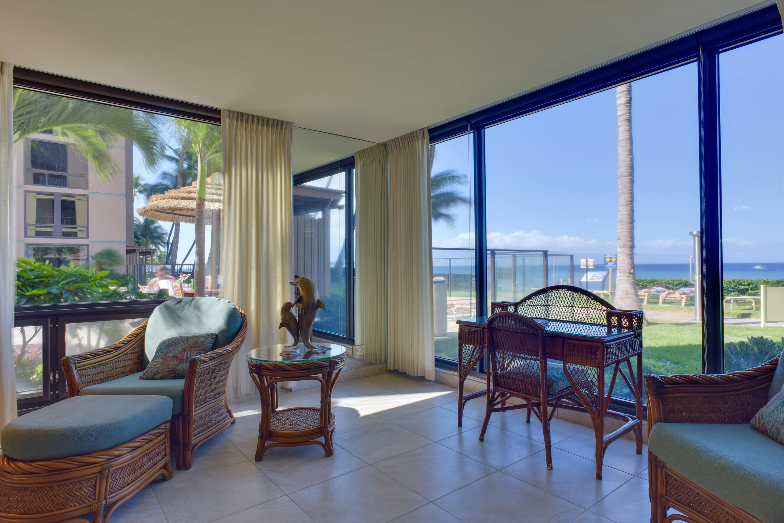 Condo in Lahaina · ★5.0 · 1 bedroom · 2 beds · 1 shared bath - Image 13