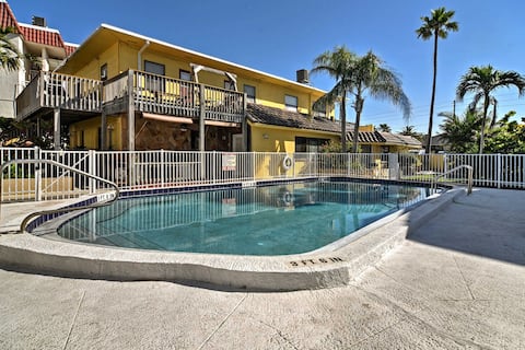 Breezy Belleair Beach Condo - 12 Steps to Shore!