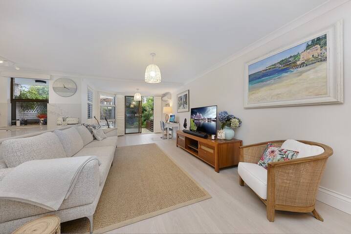 Ultimate Seaside Lifestyle in Serene Setting gallery image 2