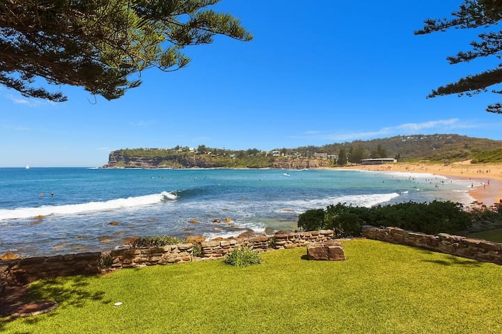 Surfbreak by Palm Beach Holiday Rentals