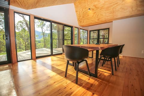 Black Mamba House - Modern rustic escape