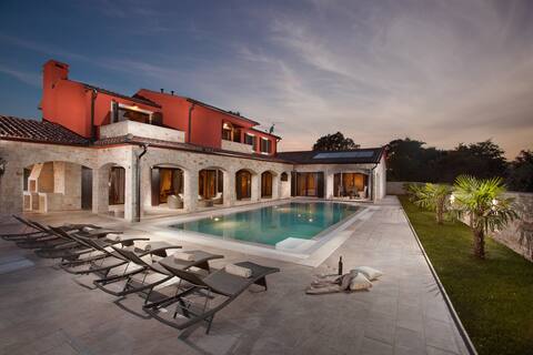 Villa Monaco - Four-Bedroom Villa