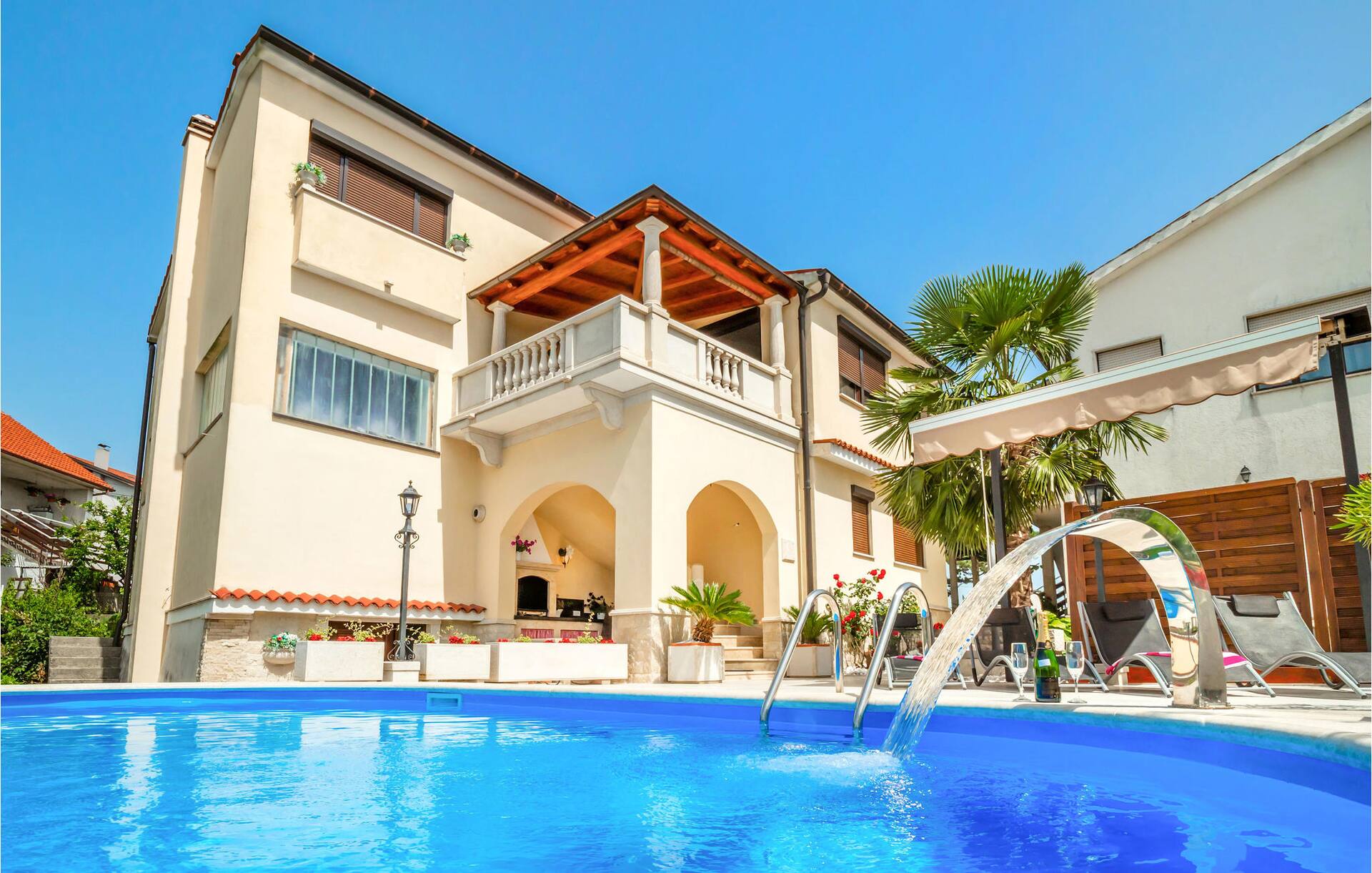 Lovely Apartment In Viskovo