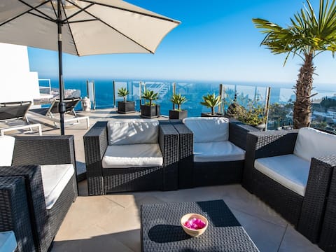 Luxury villa with incredible views,private pool