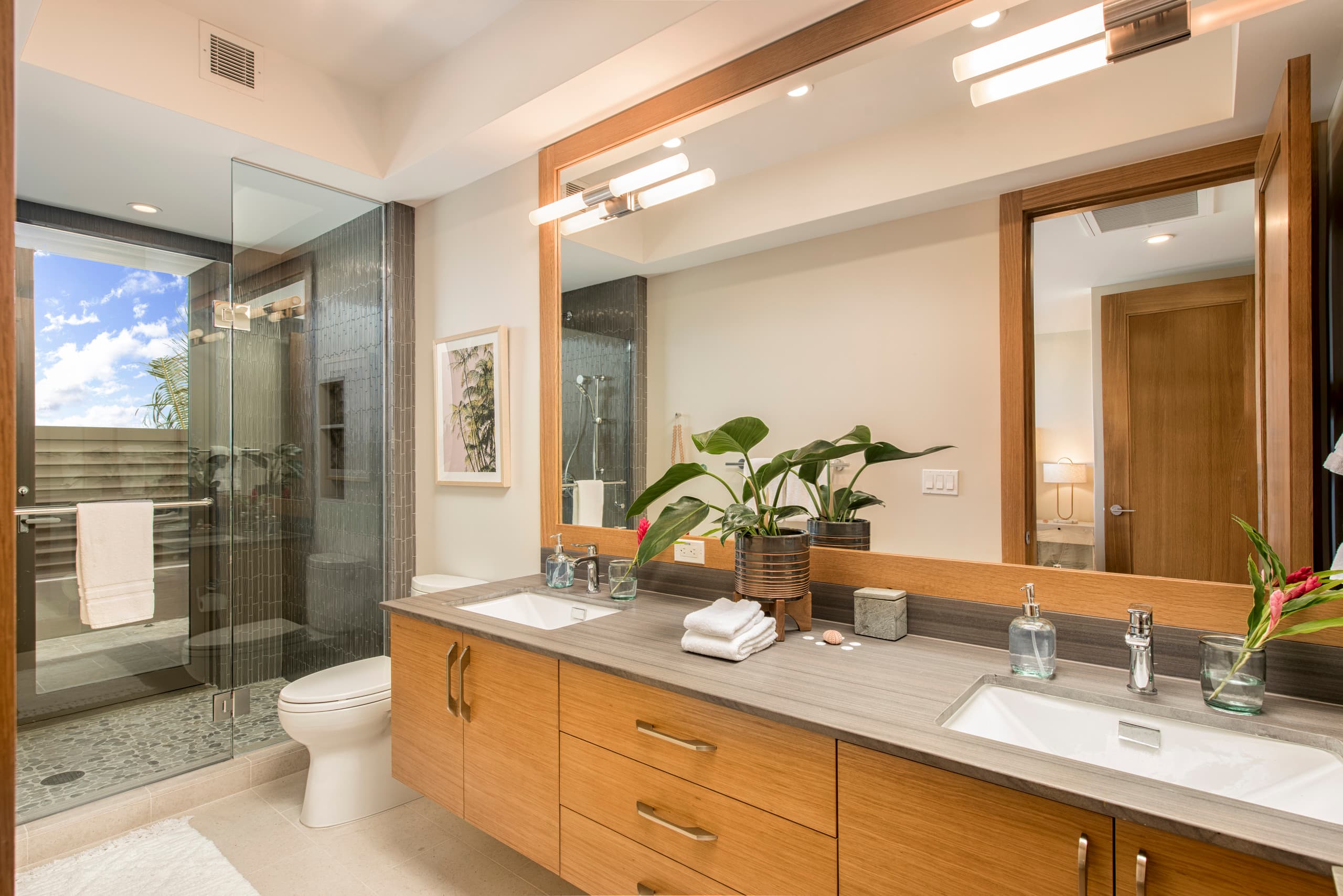 Home in Waimea · ★4.7 · 4 bedrooms · 5 beds · 4.5 baths - Image 16