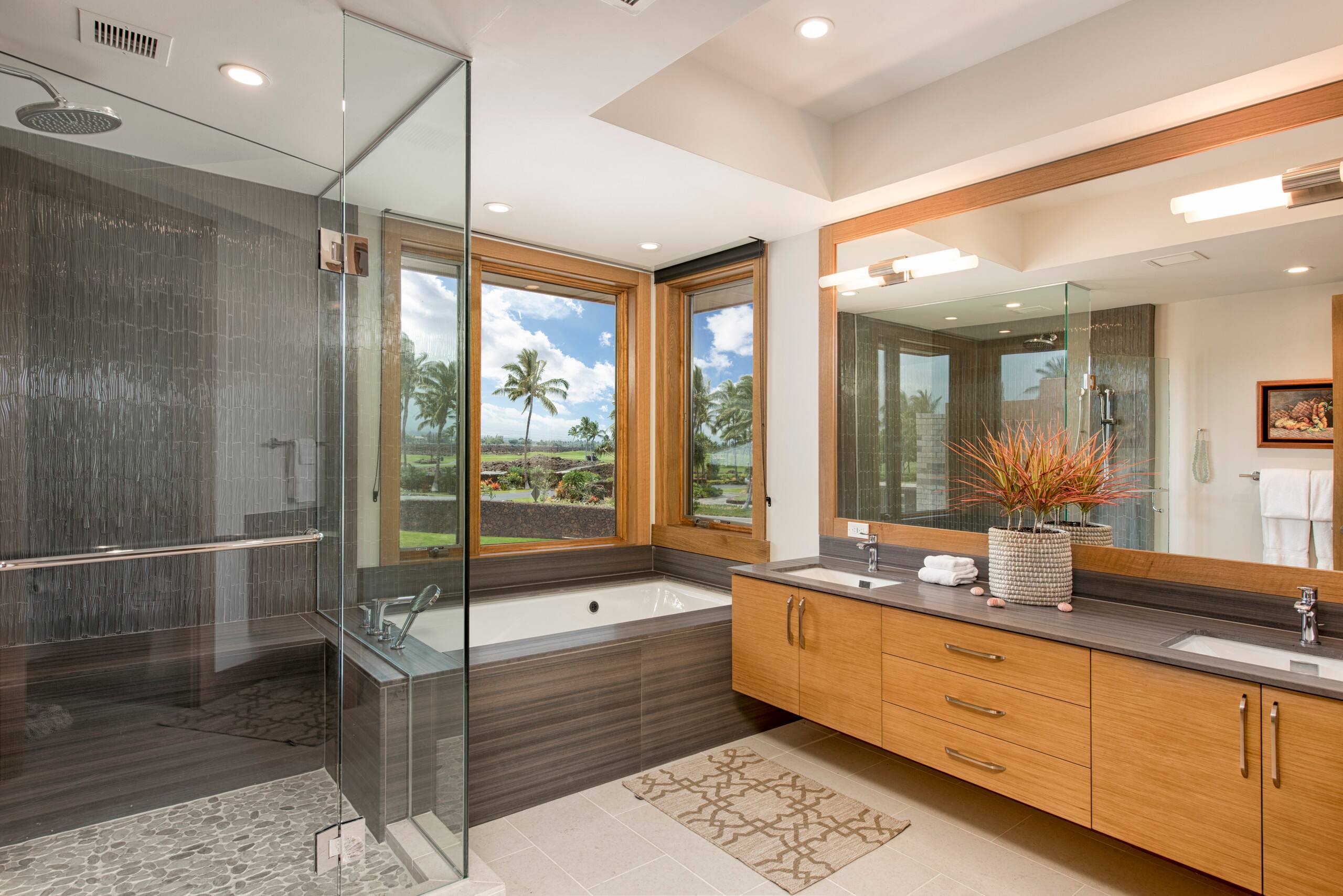 Home in Waimea · ★4.7 · 4 bedrooms · 5 beds · 4.5 baths - Image 15