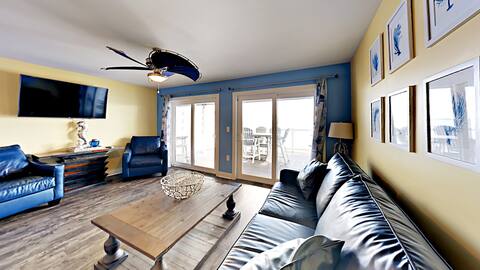 New 4 Bedroom 3 Bath Luxury Condo overlooking the