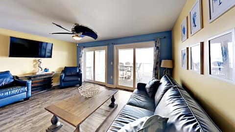 New 4 Bedroom 3 Bath Luxury Condo overlooking the