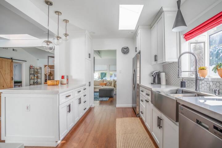 Charming Home Universal Pool hot tub gallery image 3