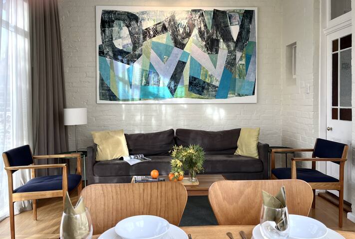 A Grand Victorian Home in Historic Battery Point gallery image 3