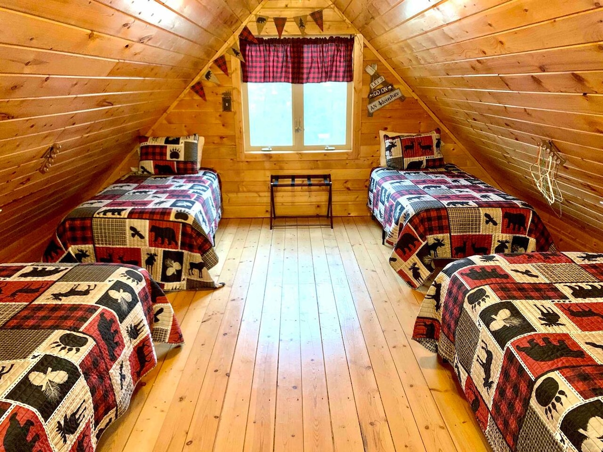 4 twin beds in the loft
