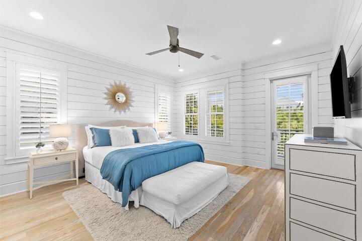 Stunning Watercolor Home Close to Beach or Seaside