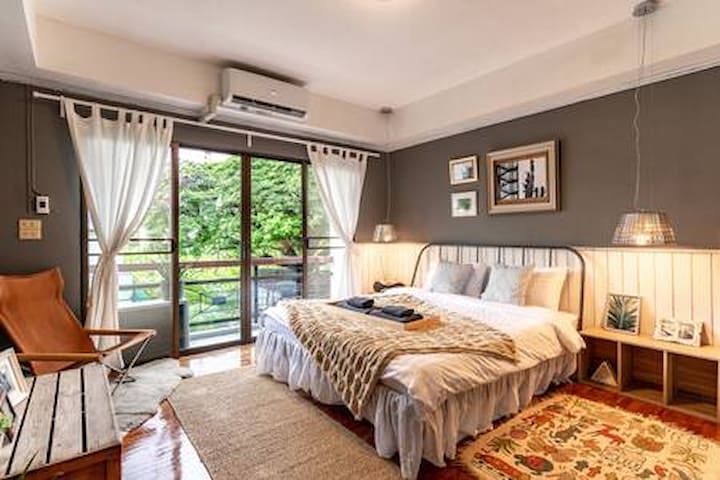 TANA CASA 12 Large Sathorn Townhome 6BR w/ Parking gallery image 3
