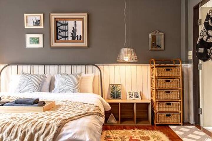 TANA CASA 12 Large Sathorn Townhome 6BR w/ Parking gallery image 5