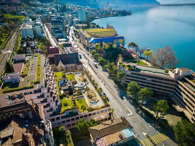 Alpine Stunning Apartment in Montreux by GuestLee gallery image 2