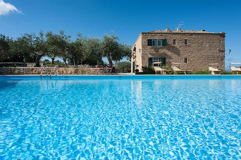 Villa Granello - Private villa with swimming pool