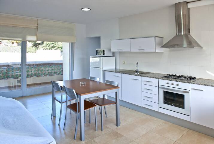 flor de mar 4 – nice and bright apartment located gallery image 4