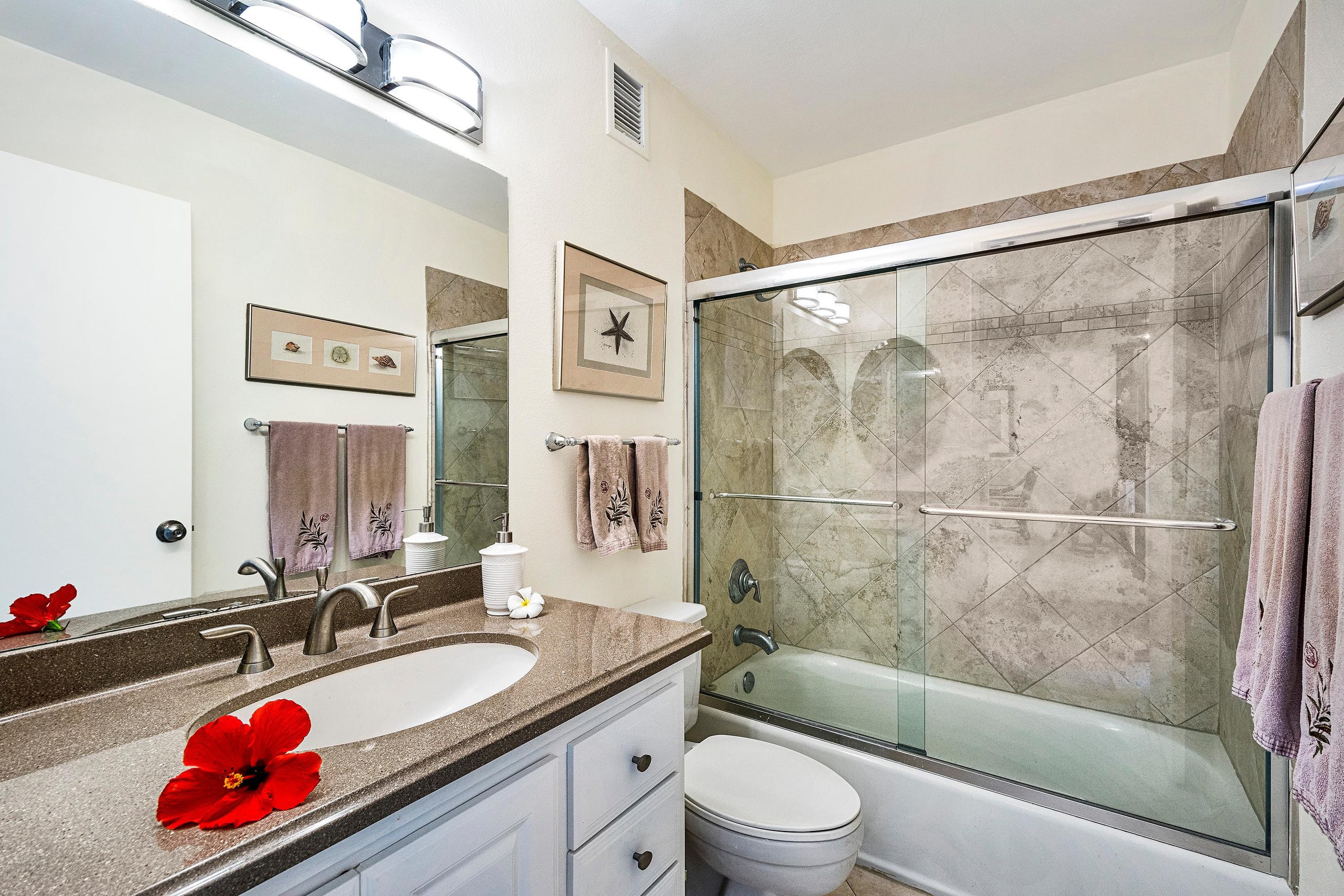 Condo in Kailua-Kona · ★4.57 · 2 bedrooms · 2 beds · 2 baths - Image 9